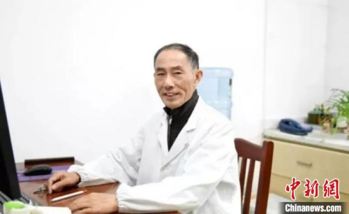 78岁的江苏宜兴老侨眷邓君朴。 (江苏省侨联供图) 78岁的江苏宜兴老侨眷邓君朴。 (江苏省侨联供图)