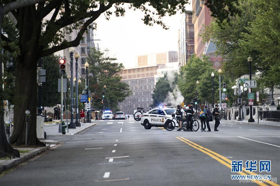 1597131055850732.jpg 1126350915_15971138044921n.jpg