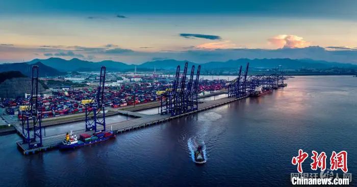 资料图:浙江宁波一港口。邱文雄 摄 资料图:浙江宁波一港口。邱文雄 摄