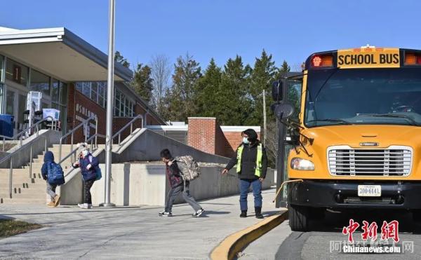资料图：美国中小学复课。中新社记者 陈孟统 摄