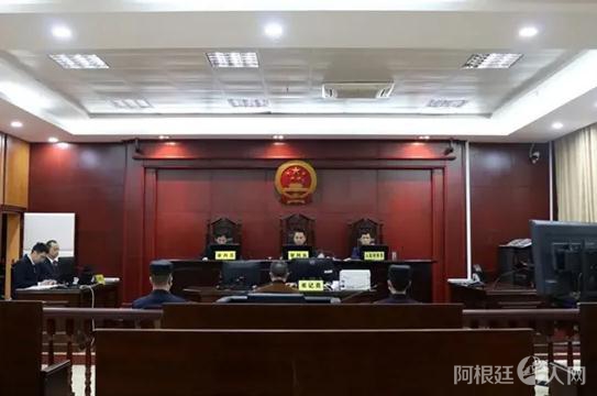 凭祥法院公开开庭审理并宣判曹某妨害国境卫生检疫罪一案(凭祥法院供图) 凭祥法院公开开庭审理并宣判曹某妨害国境卫生检疫罪一案(凭祥法院供图)