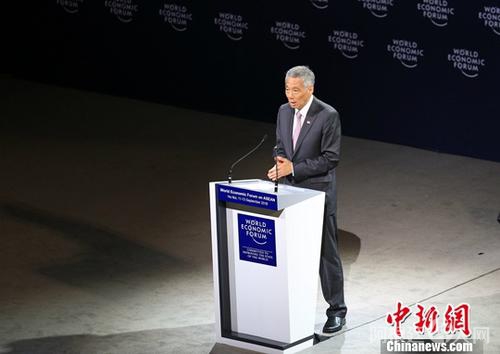 9月12日,以“东盟4.0:企业家精神与第四次工业革命”为主题的世界经济论坛东盟会议开幕仪式在越南首都河内举行。图为新加坡总理李显龙致辞。中新社记者 张晨翼 摄 9月12日,以“东盟4.0:企业家精神与第四次工业革命”为主题的世界经济论坛东盟会议开幕仪式在越南首都河内举行。图为新加坡总理李显龙致辞。中新社记者 张晨翼 摄