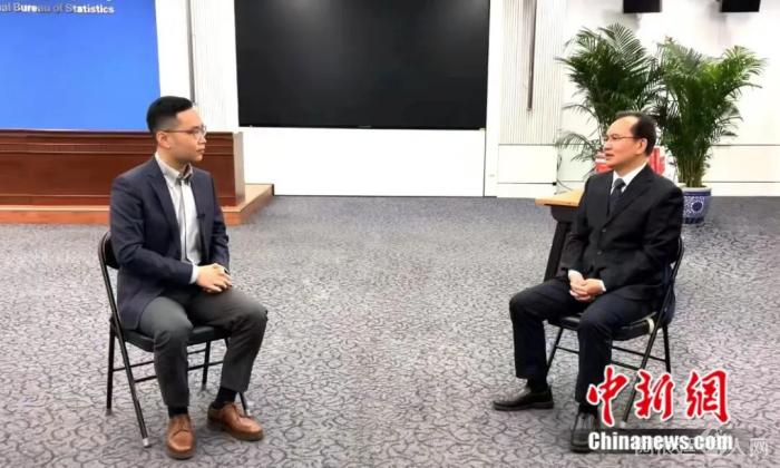 中新社“中国焦点面对面”对话国家统计局副局长盛来运。迟瀚宇 摄
中新社“中国焦点面对面”对话国家统计局副局长盛来运。迟瀚宇 摄