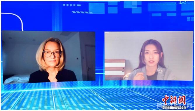 图片“东西问·中外对话”邀请联合国人口基金驻华代表康嘉婷(Justine Coulson)对话博主“科学少女壳酱”王鸿坦。 田博川 摄 图片“东西问·中外对话”邀请联合国人口基金驻华代表康嘉婷(Justine Coulson)对话博主“科学少女壳酱”王鸿坦。 田博川 摄