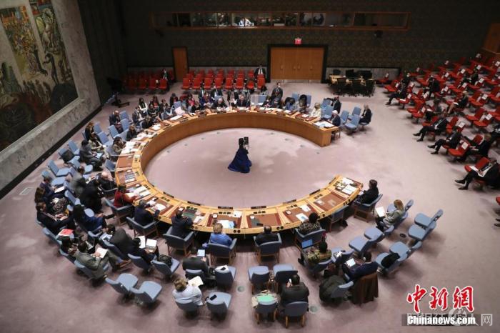 资料图:当地时间3月7日,联合国安理会在纽约联合国总部审议乌克兰人道主义问题。 中新社记者 廖攀 摄 资料图:当地时间3月7日,联合国安理会在纽约联合国总部审议乌克兰人道主义问题。 中新社记者 廖攀 摄
