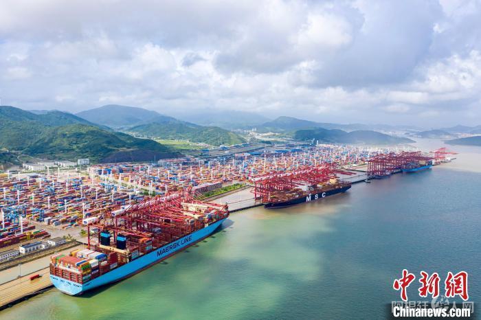 宁波舟山港。　汤健凯 摄
