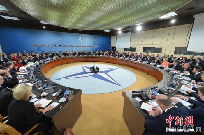 资料图：北约防长会议现场。