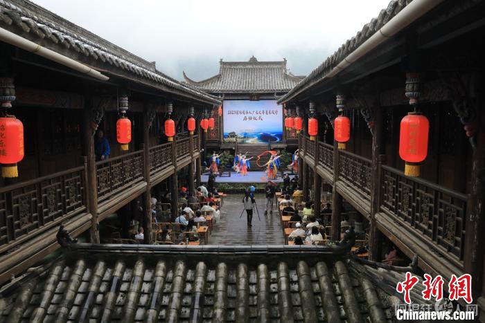 启动仪式现场。　王磊 摄