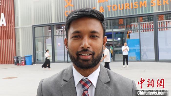 斯里兰卡驻华使馆代表Sarindu Witharana 斯里兰卡驻华使馆代表Sarindu Witharana