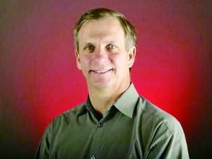 57岁谷歌高管挑战极限 4万米高空跳伞破纪录