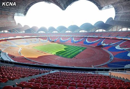 朝鲜15万人体育场竣工 崔龙海致贺词