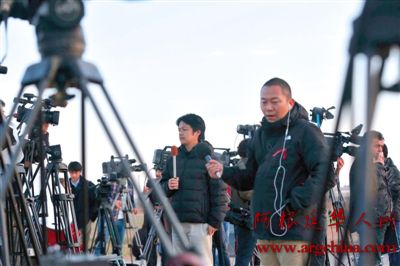 http://news.xinhuanet.com/world/2015-01/30/127438508_14225724235871n.jpg