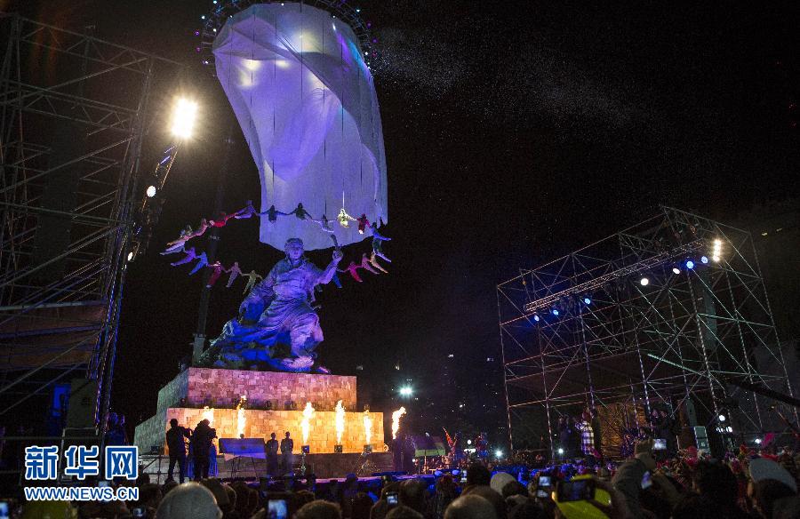 （国际）（3）阿根廷总统府独立战争女英雄铜像揭幕