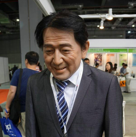 安倍道歉机器人现身上海