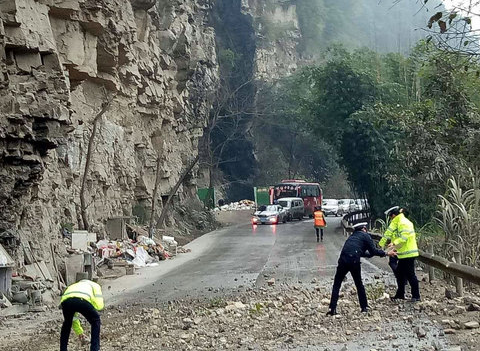 0398670068.png d2ab346febde4718b1cd6de640ef4197.png