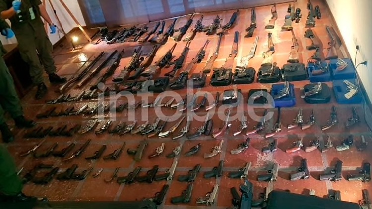 0836692482.jpg 21.jpg