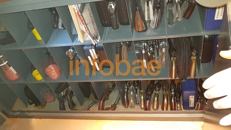 0869400116.jpg 22.jpg