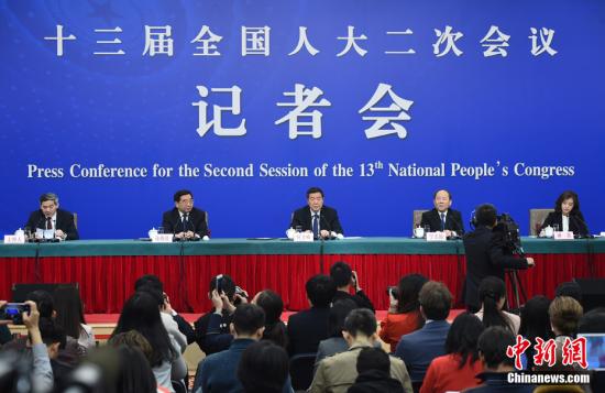 0643004696.jpg a5fada216ad247afa9e3b45fd32f016a.jpg