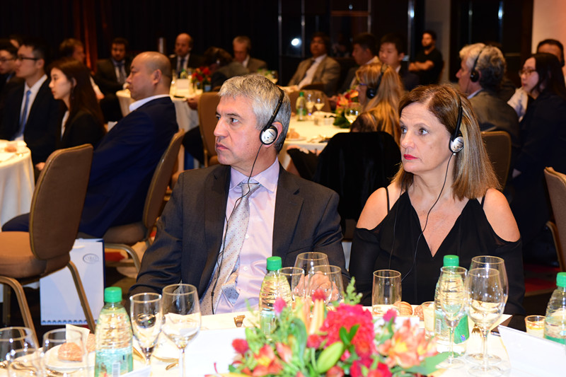 1025856716.jpg 4.jpg