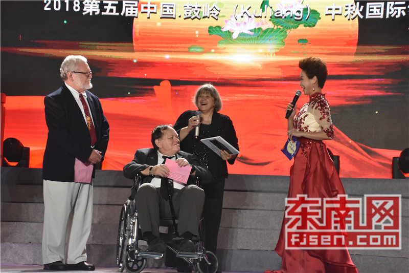 1921612781.jpg b8975af3e3811d424ad509.jpg