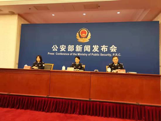 2032816394.jpg 93469e85f21f46dbba93cca18ba7872a.jpg