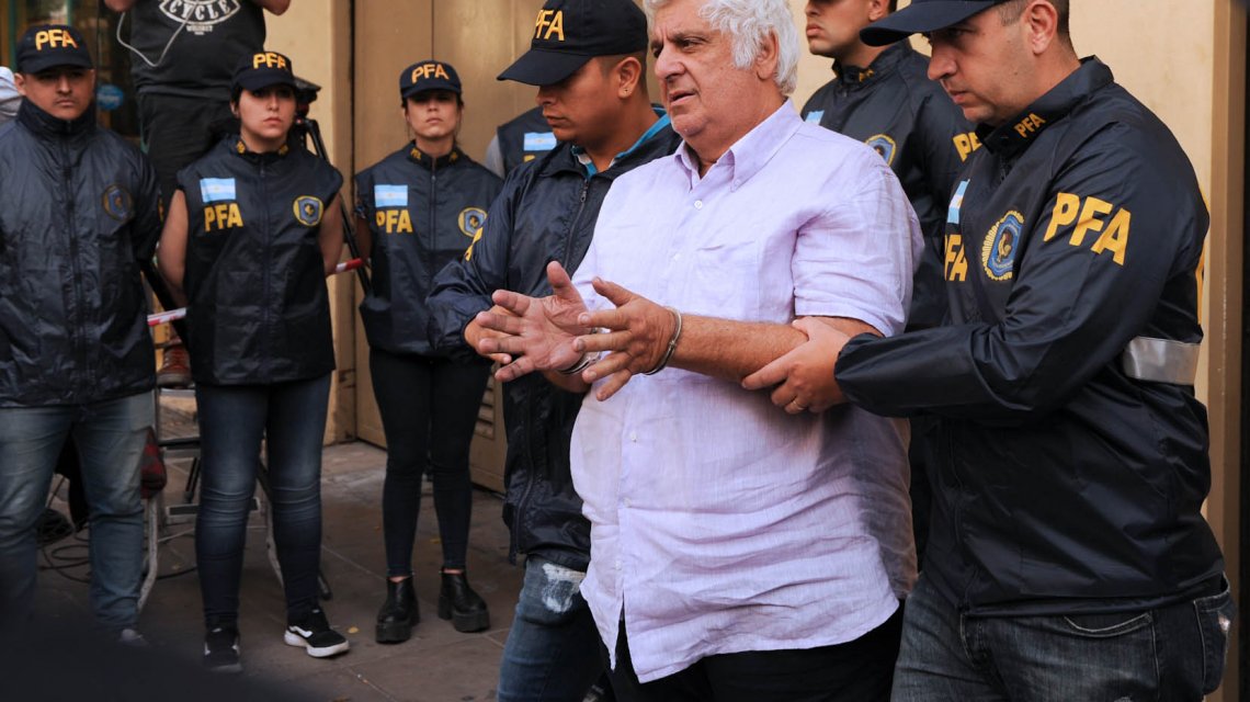 1863258226.jpg 31.jpg