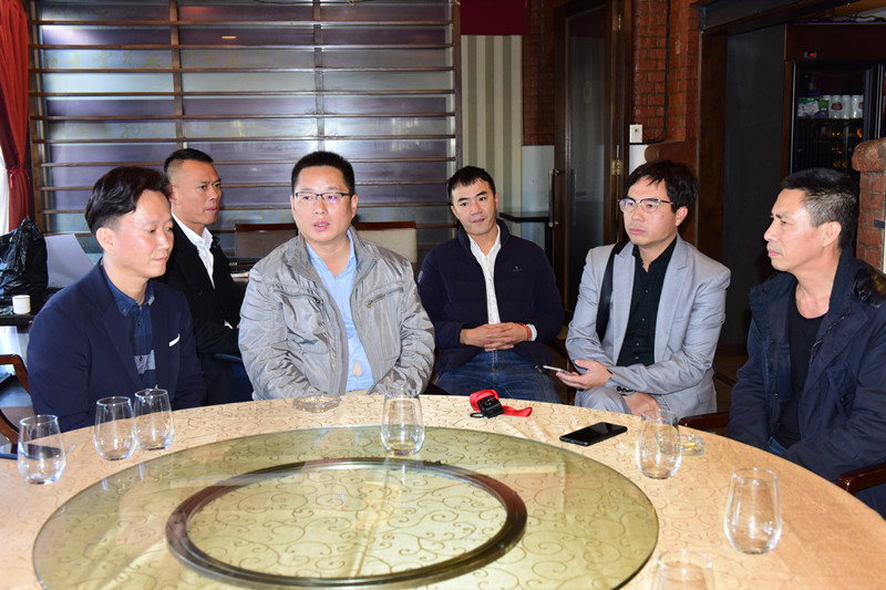 1152982487.jpg 3.JPG