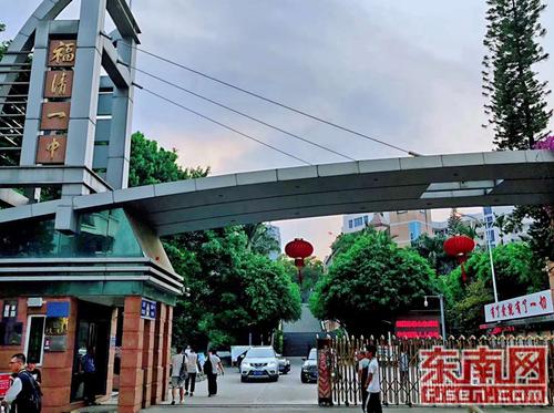 1550989173.jpg 3085a988a18e1e44d4bc0c_small.jpg