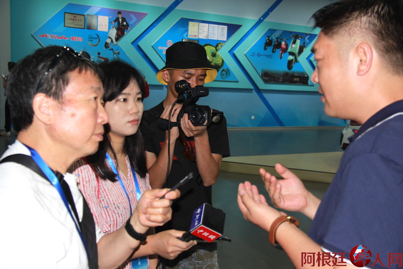 2065809920.jpg IMG_3768.JPG