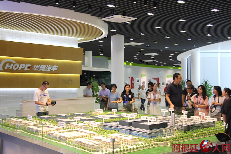 2096564154.jpg IMG_3777.JPG