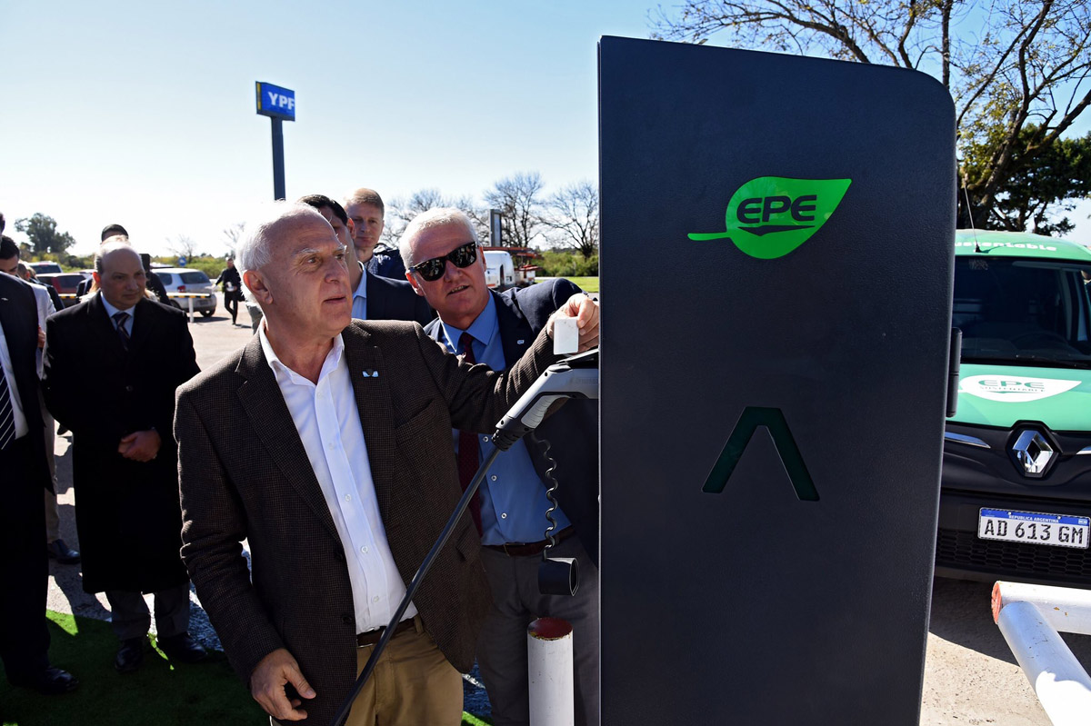 2565619158.jpg BOLT2.jpg