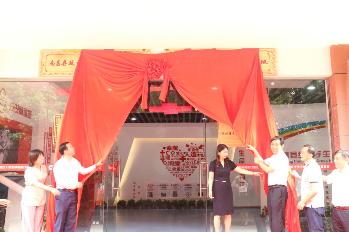 2567301827.jpg 5ce74835a310e7f83ef36f78.jpg