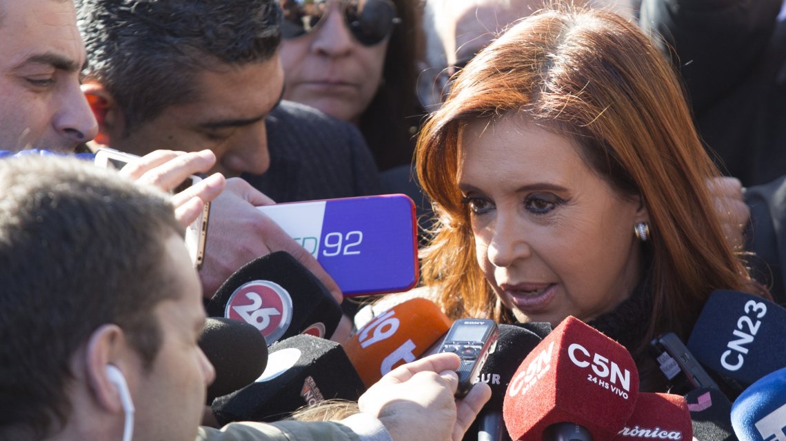 0839475372.jpg 0036704788.jpg