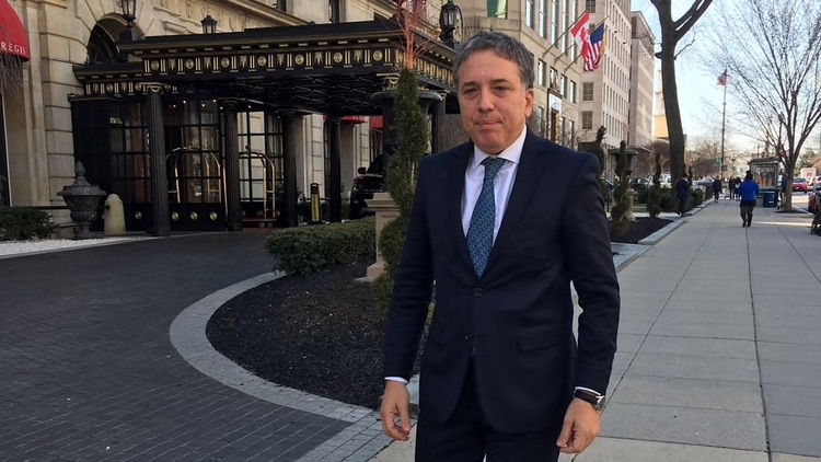 2533328483.jpg Nicolas-Dujovne-en-Washington-DC-1.jpg