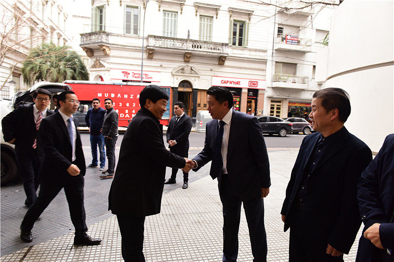 0385548675.jpg 2.jpg