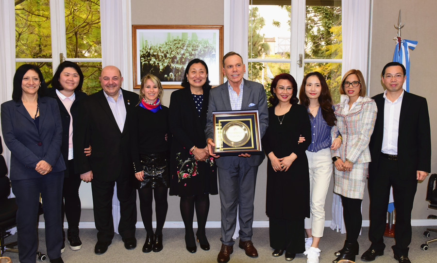 2988696941.jpg 2.jpg