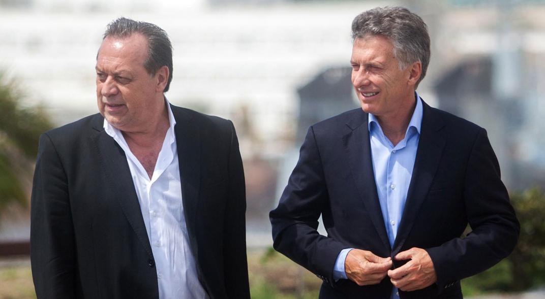 2811255635.jpg gustavo-santos1_1559832463.jpg