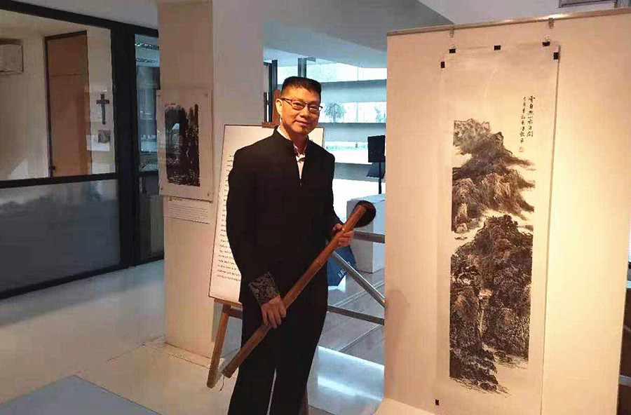 0423403212.jpg 2.jpg