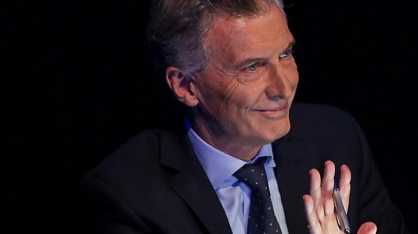 2110315778.jpg 5dad13bd5f0a4_oreja-macri.jpg