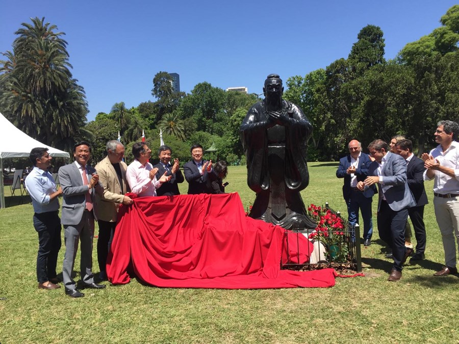 2834680192.jpg 1.jpg