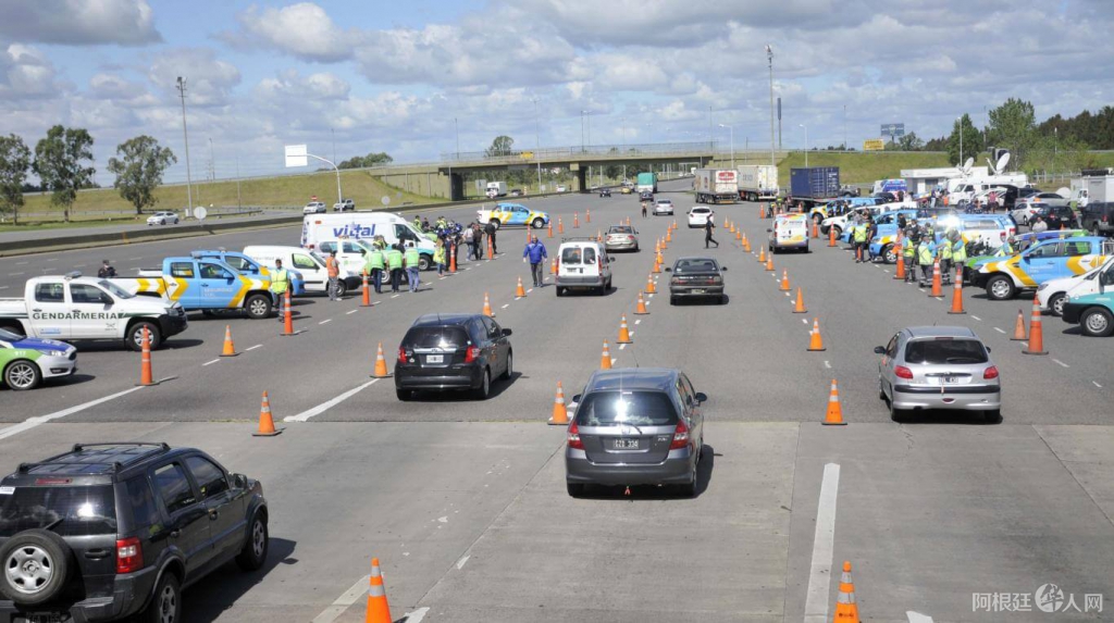 21-03-2020_telam_19032020_la_plata_un_1