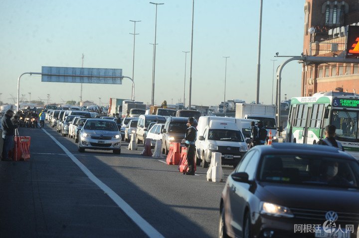 cada-vez-mas-vehiculos-ingresan___a2qYiGeIh_720x0__1 cada-vez-mas-vehiculos-ingresan___a2qYiGeIh_720x0__1