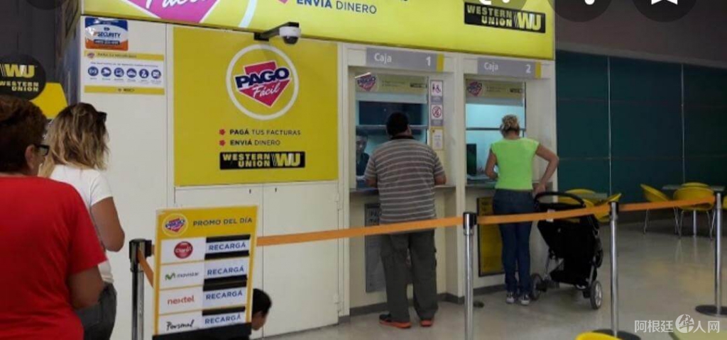 5f10a27eefb3b_robo_carrefour3