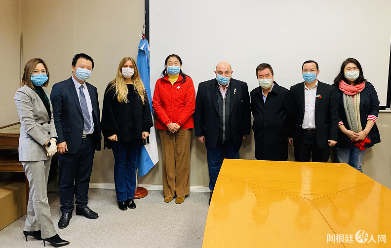 同心抗疫！旅阿侨界向阿根廷国家移民局捐赠防疫物资