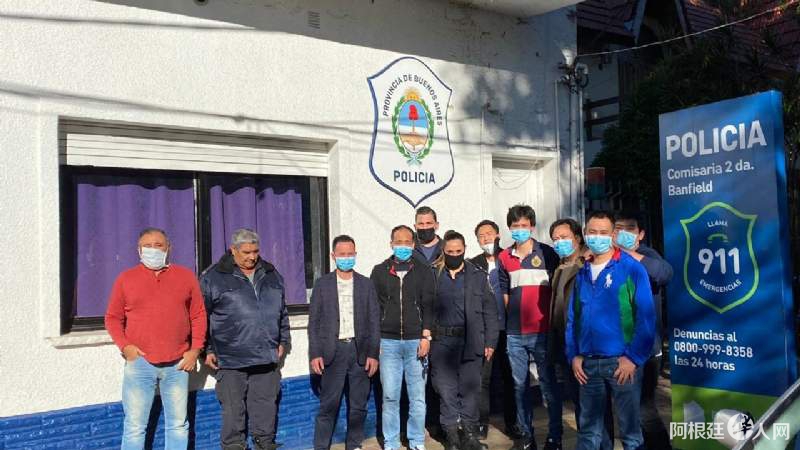 旅阿华人商家向警方捐赠一批防疫物资