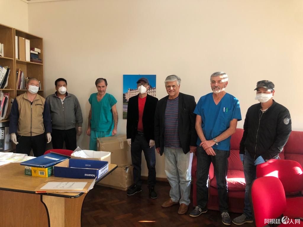 华人献爱心：布省银海市华人商家向当地捐赠口罩及食物(视频)