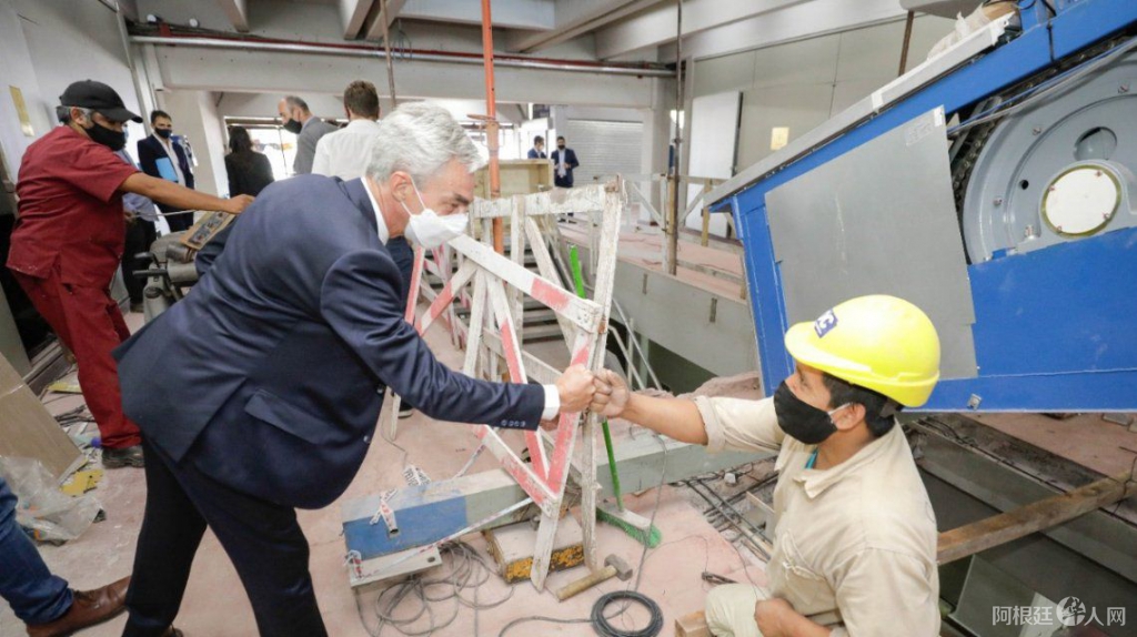 mario-meoni-superviso-los-avances-obra-la-terminal-retiro