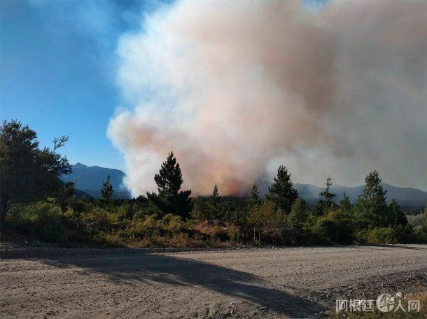 incendios-forestales-el-bolson (1) incendios-forestales-el-bolson (1)
