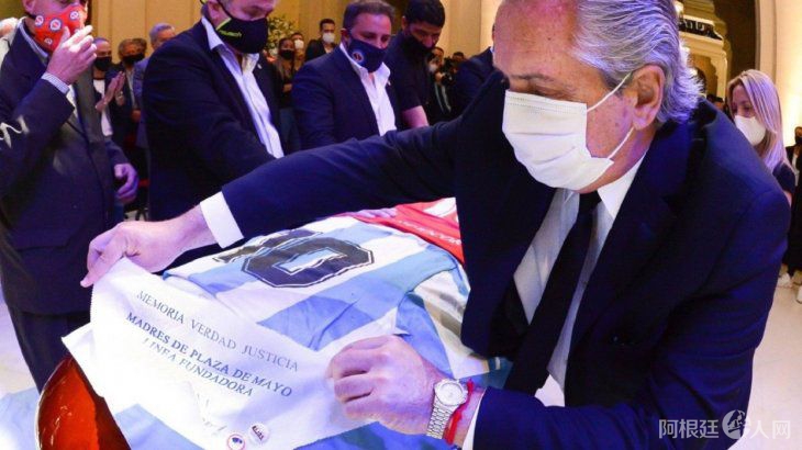 alberto-velorio-maradona2jpg