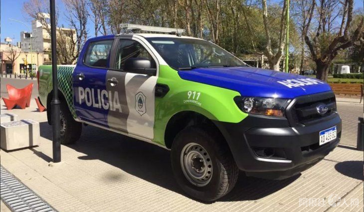 patrullero-policia-bonaerense patrullero-policia-bonaerense